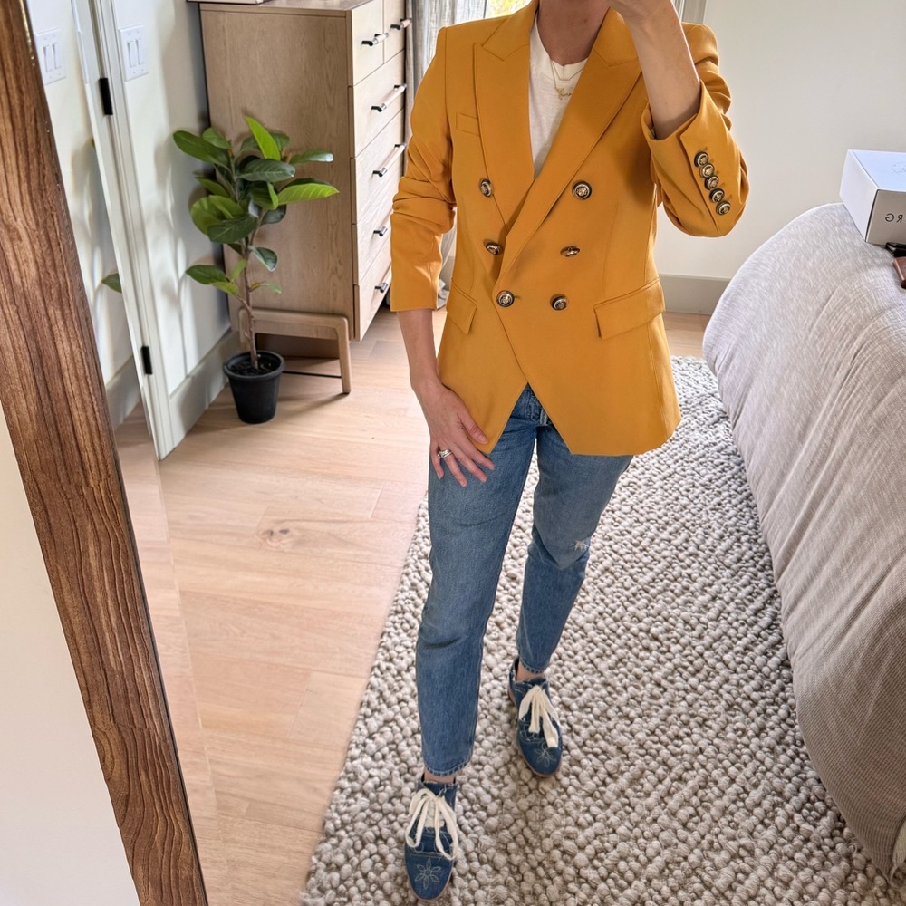 Veronica Beard double breasted blazer, compatible with Veronica Beard dickies.